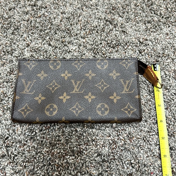 Authentic Louis Vuitton Bucket Bag Pochette in excellent used condition! - Picture 13 of 16